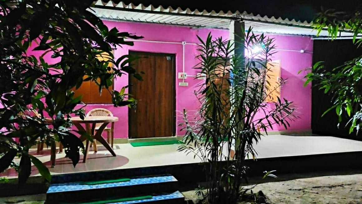 Estuarine Village Resort Sātabhāya Exterior photo