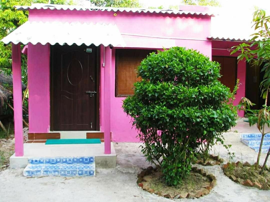 Estuarine Village Resort Sātabhāya Exterior photo
