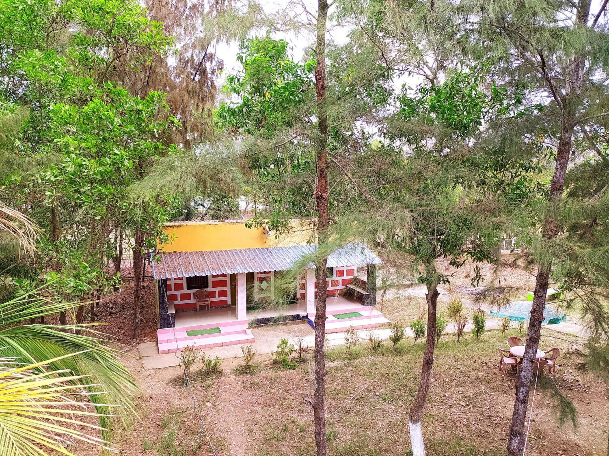 Estuarine Village Resort Sātabhāya Exterior photo