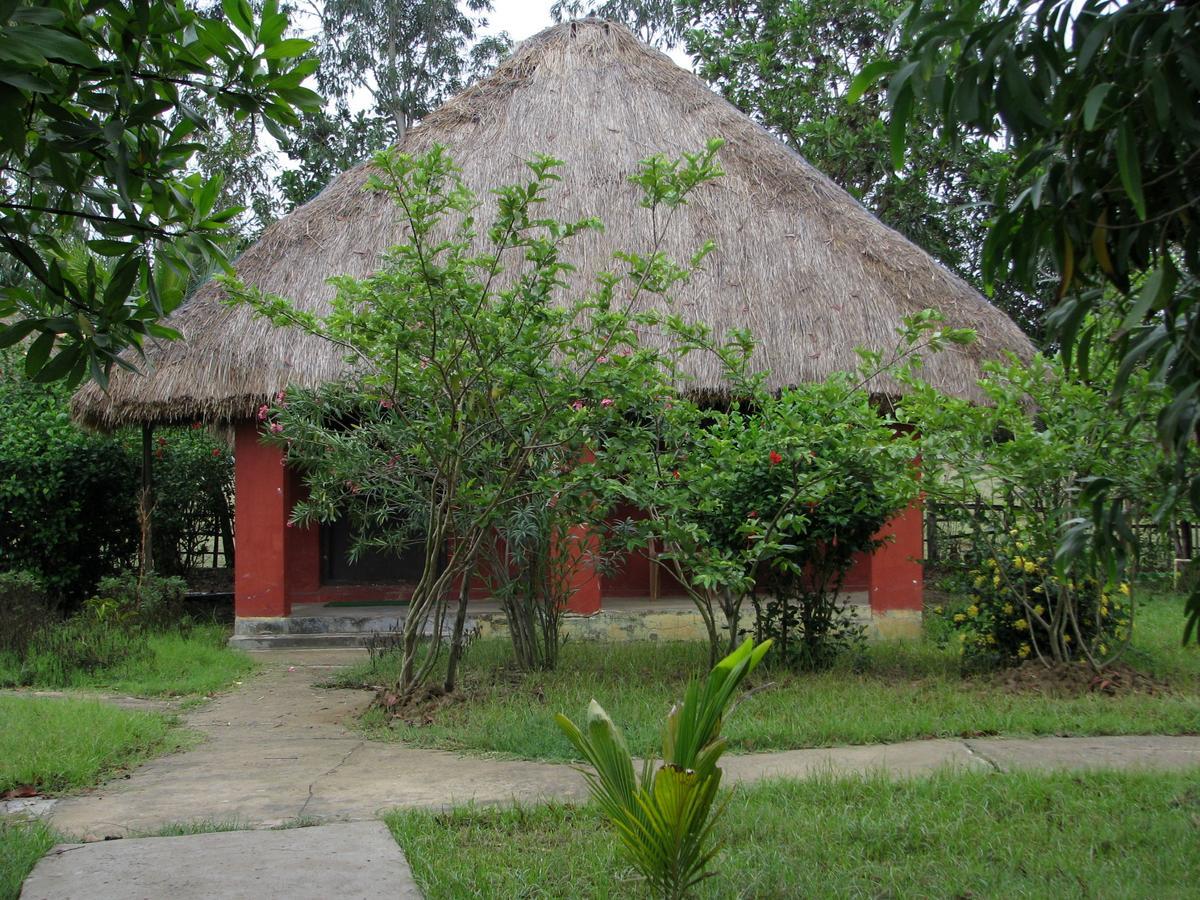 Estuarine Village Resort Sātabhāya Exterior photo