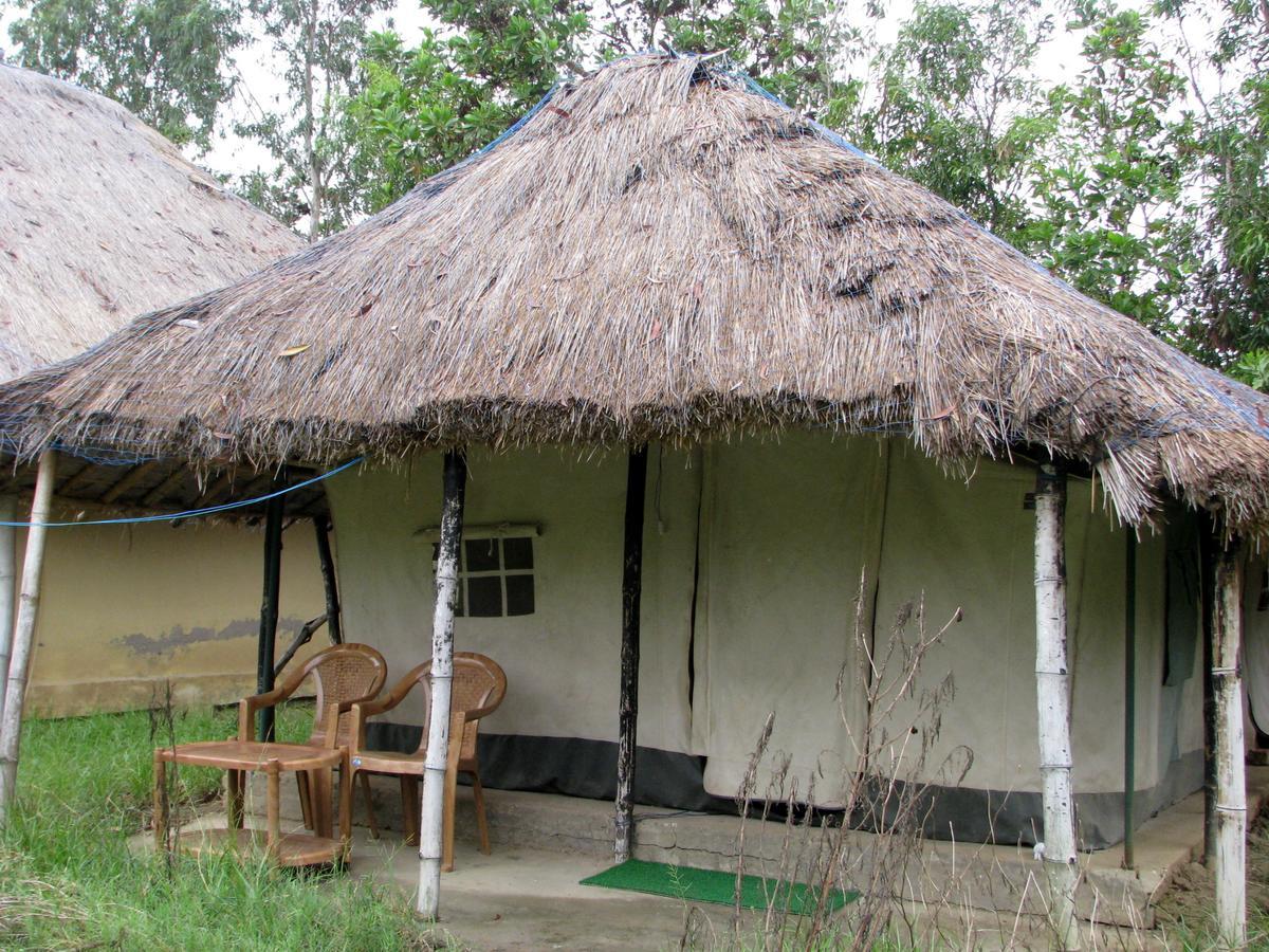 Estuarine Village Resort Sātabhāya Exterior photo