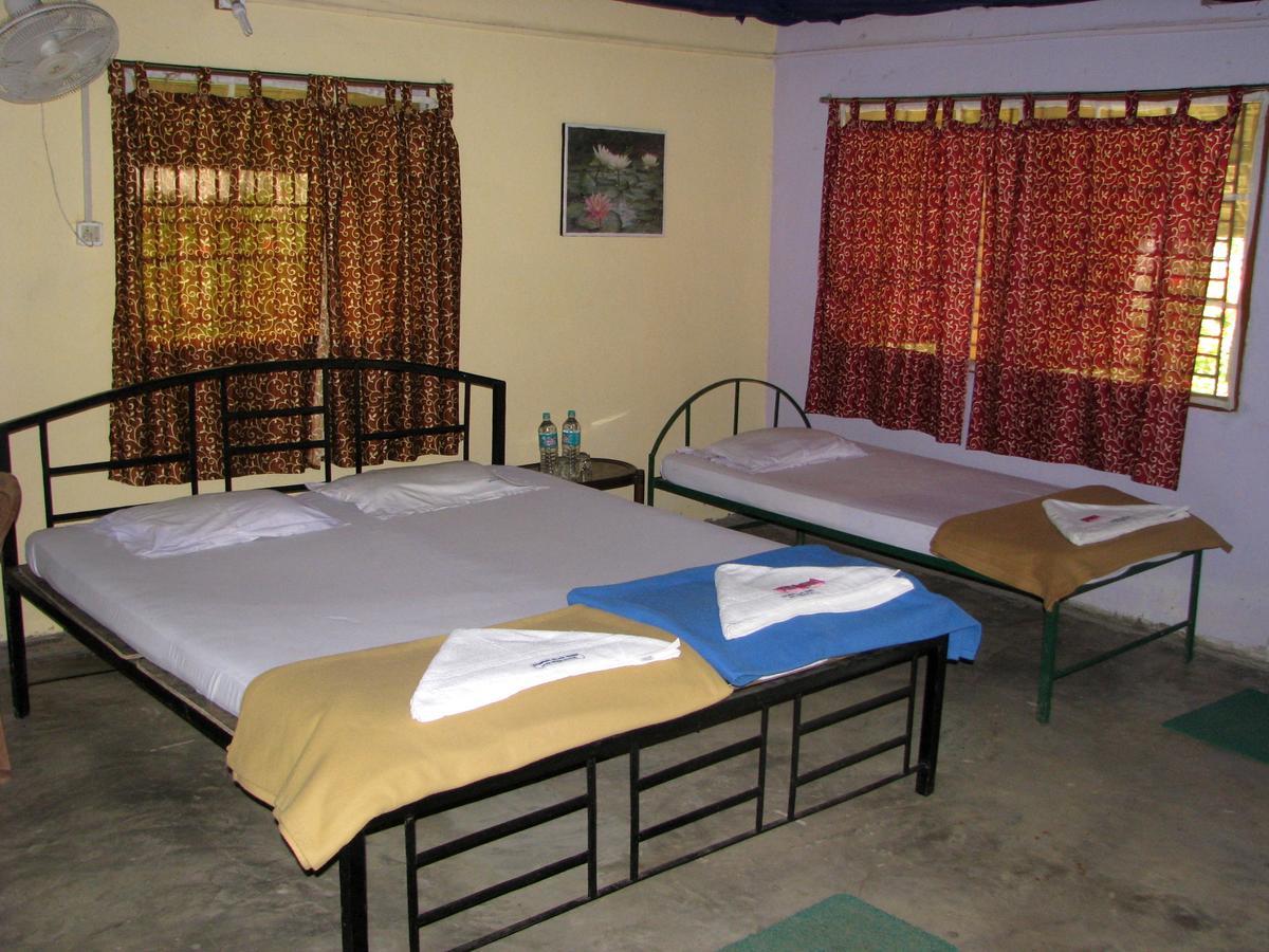 Estuarine Village Resort Sātabhāya Exterior photo