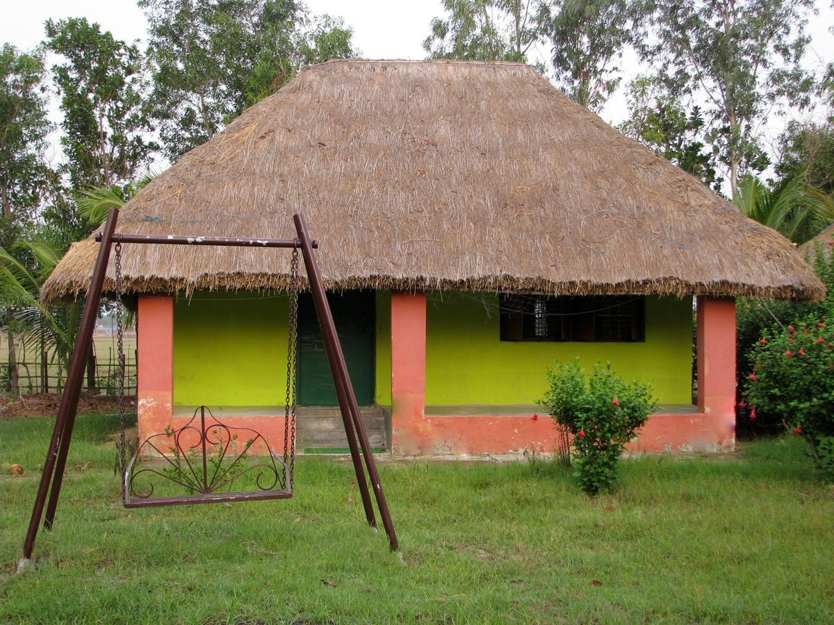 Estuarine Village Resort Sātabhāya Exterior photo