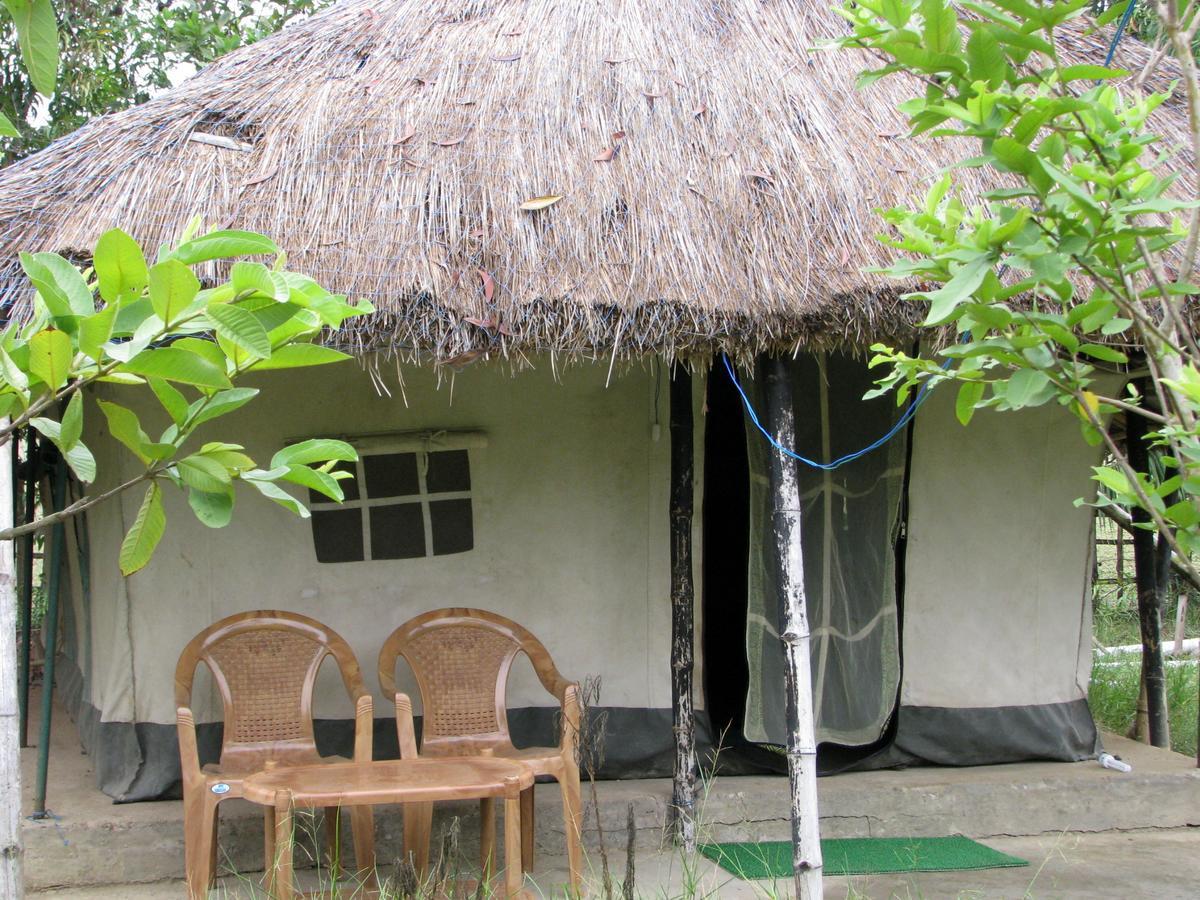 Estuarine Village Resort Sātabhāya Exterior photo