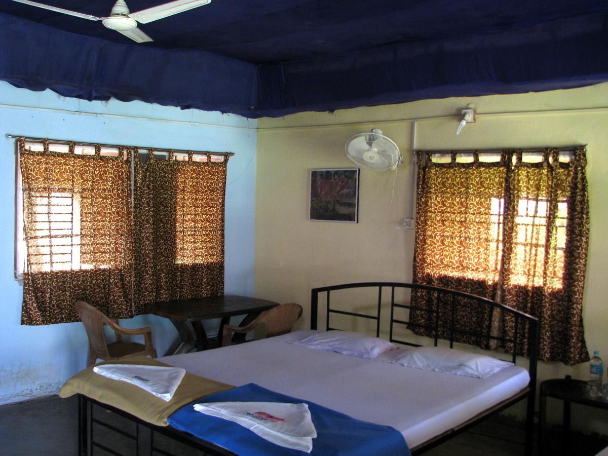 Estuarine Village Resort Sātabhāya Exterior photo